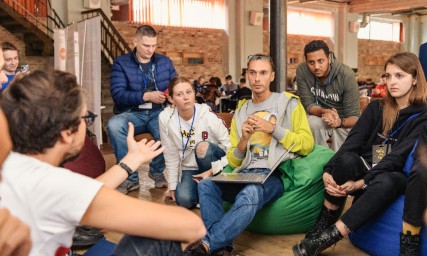 Hack for Locals: місцеві IT-експерти розробляють креативні рішення для проблем місцевих громад
