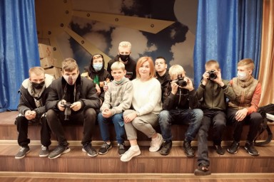 В Новоайдарській обласній санаторній школі відкрили фото гурток завдяки громадськості