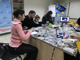 Курси живопису у Рубіжному: Як учасники створюють красу