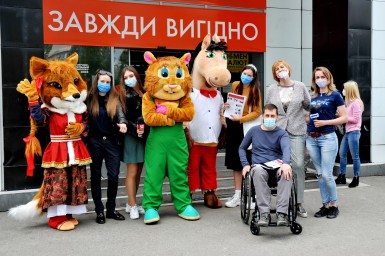 Брендові герої Луганщини допомагають з інфо компанією громадськості щодо роботи Центру доставки товарів першої необхідності в умовах COVID