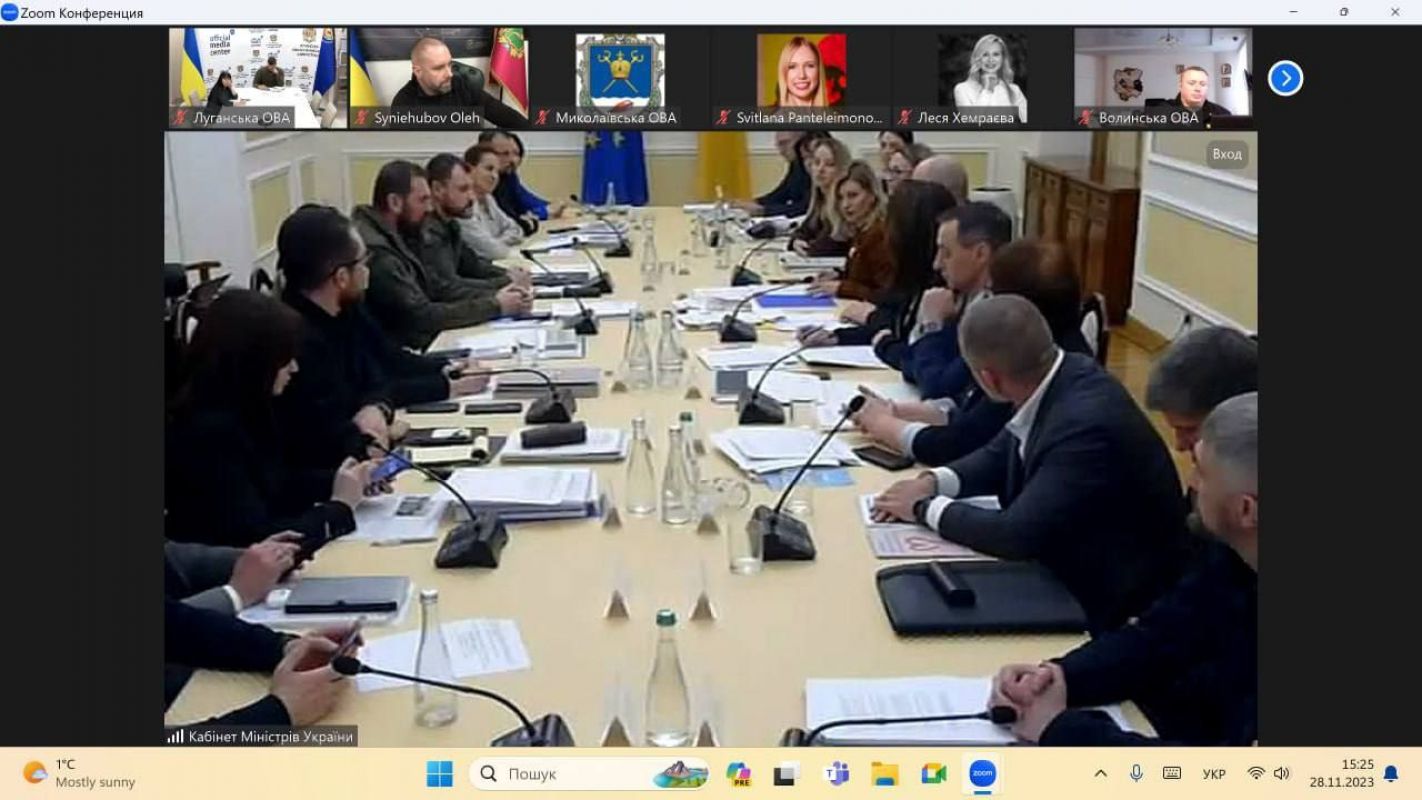 70% мешканців Луганщини мали досвід проживання потенційно травматичних подій під час війни. Це один з найбільших показників в країні. 70% мешканців Луганщини мали досвід проживання потенційно травматичних подій під час війни. Це один з найбільших показників в країні.